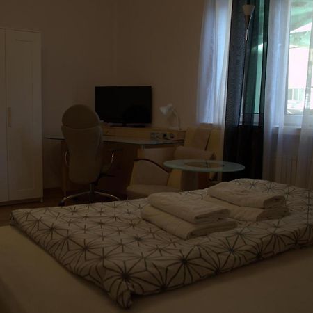 Villa Malva Lomianki Bagian luar foto