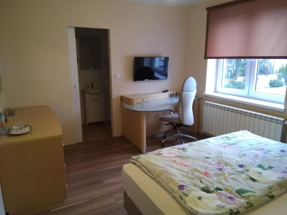 Villa Malva Lomianki Bagian luar foto