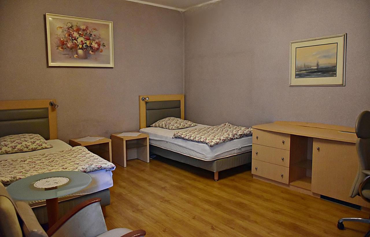 Villa Malva Lomianki Bagian luar foto