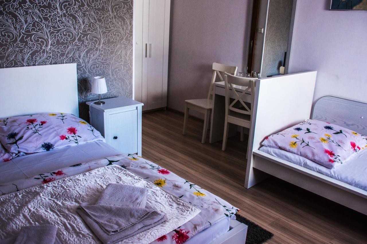 Villa Malva Lomianki Bagian luar foto