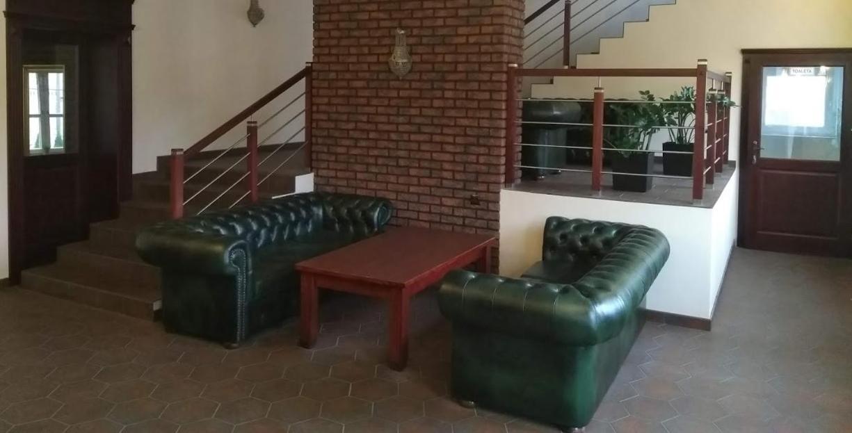 Villa Malva Lomianki Bagian luar foto